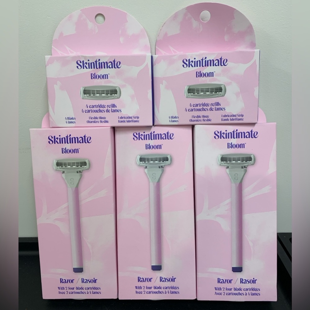 New Bundle Skintimate Bloom Razors and Cartridges Shaving